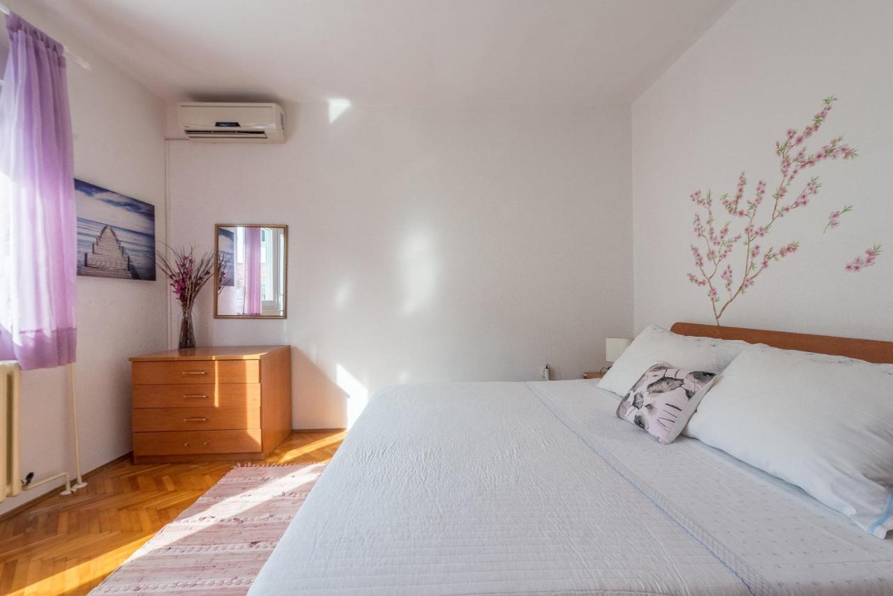 Apartments Villa Odesa With Shared Pool Zadar Exterior foto