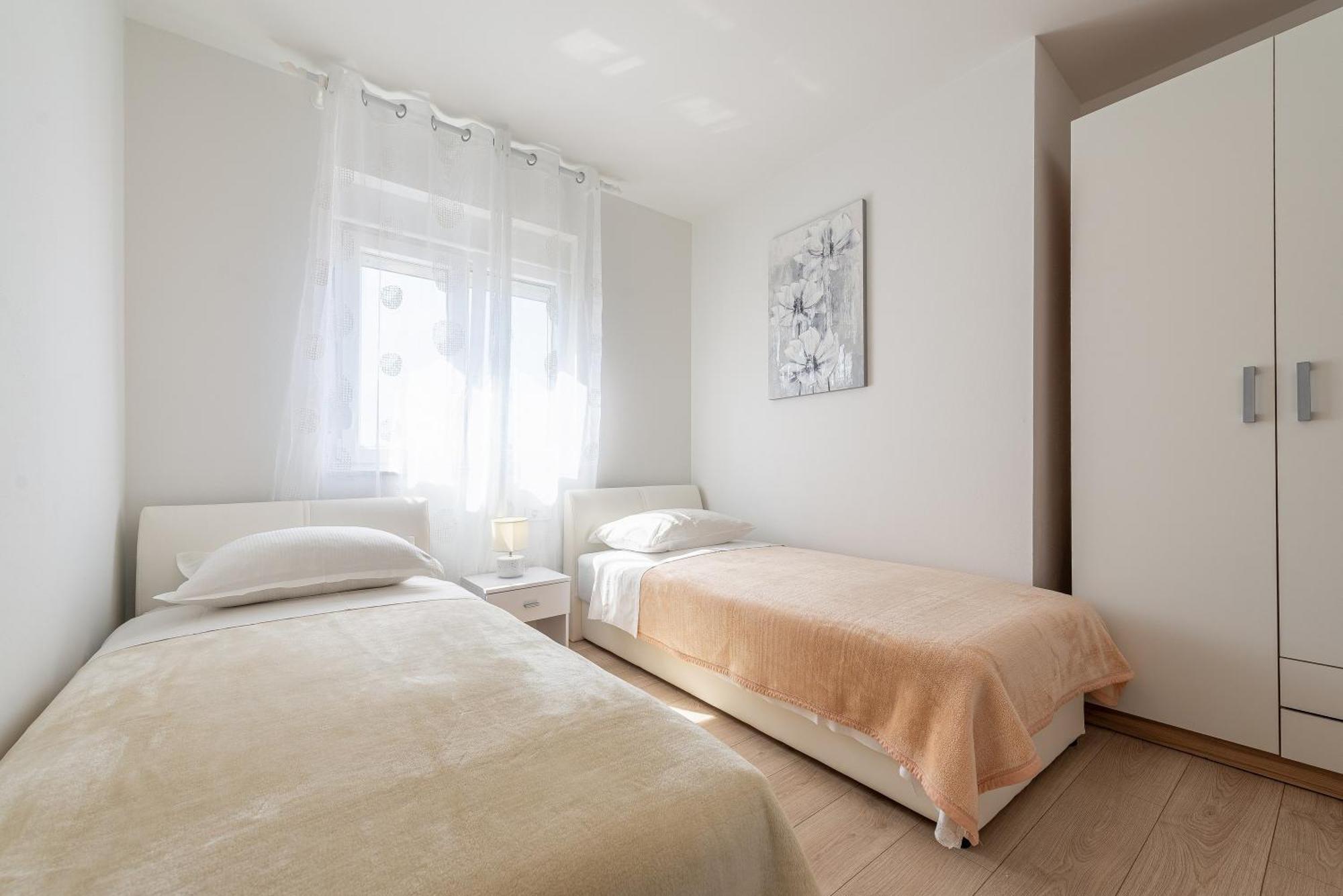 Apartments Villa Odesa With Shared Pool Zadar Habitación foto