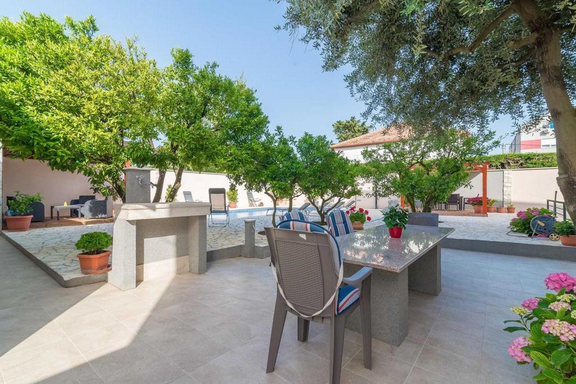 Apartments Villa Odesa With Shared Pool Zadar Habitación foto