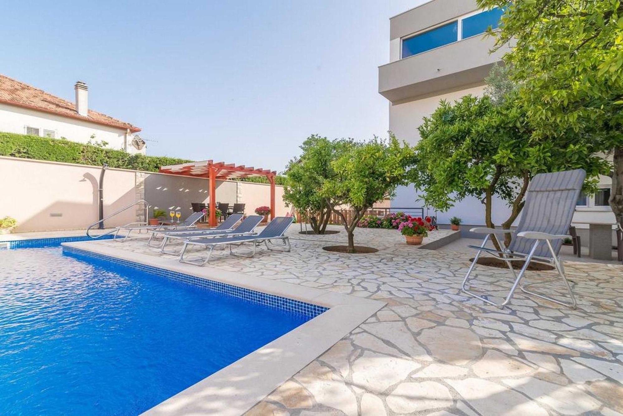 Apartments Villa Odesa With Shared Pool Zadar Habitación foto