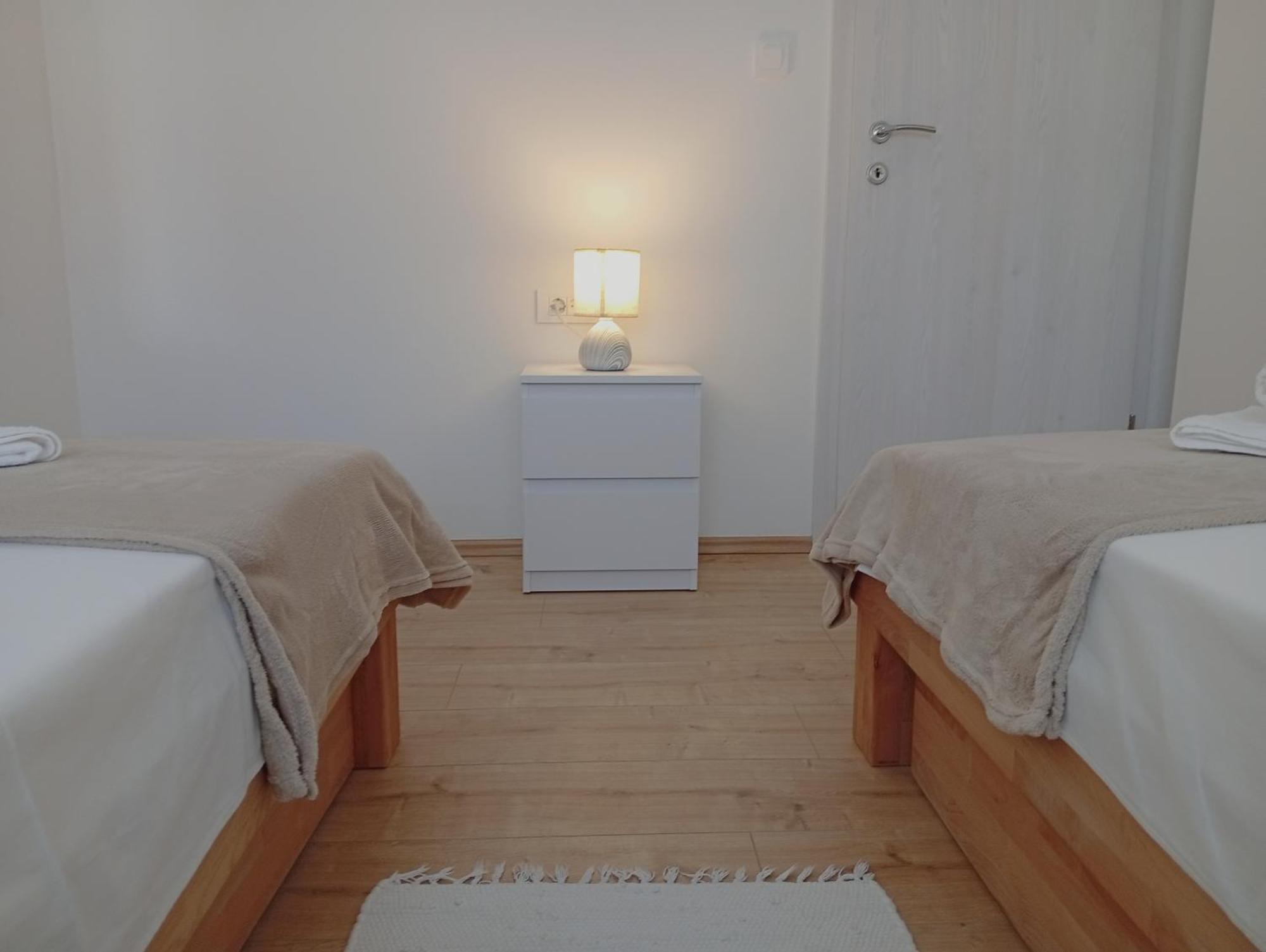 Apartments Villa Odesa With Shared Pool Zadar Habitación foto