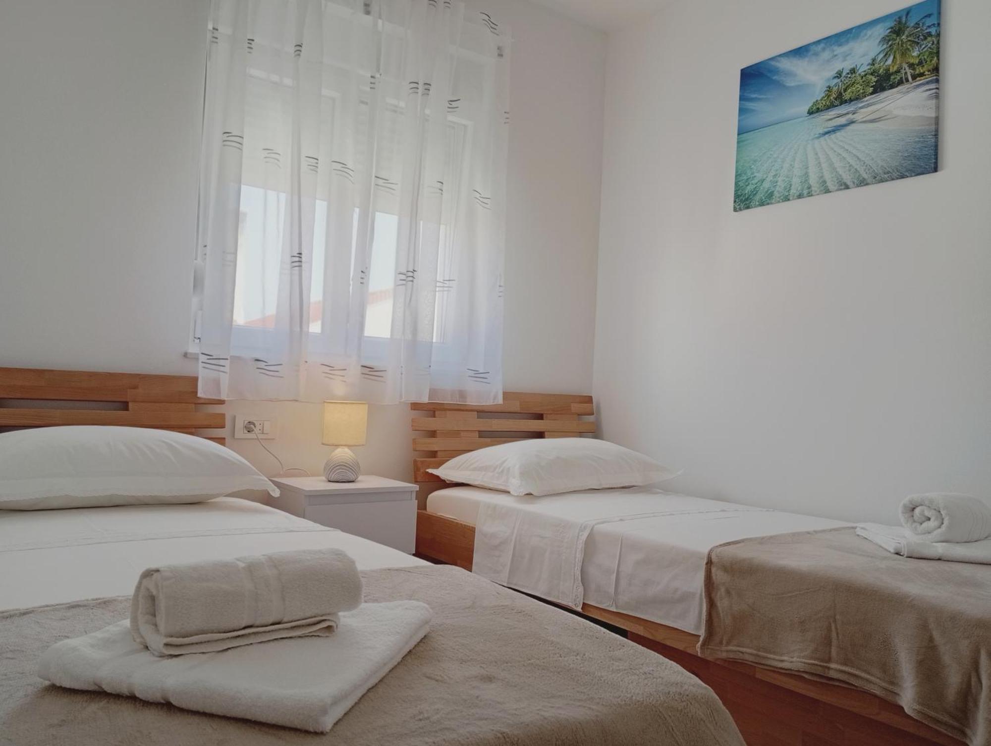 Apartments Villa Odesa With Shared Pool Zadar Habitación foto